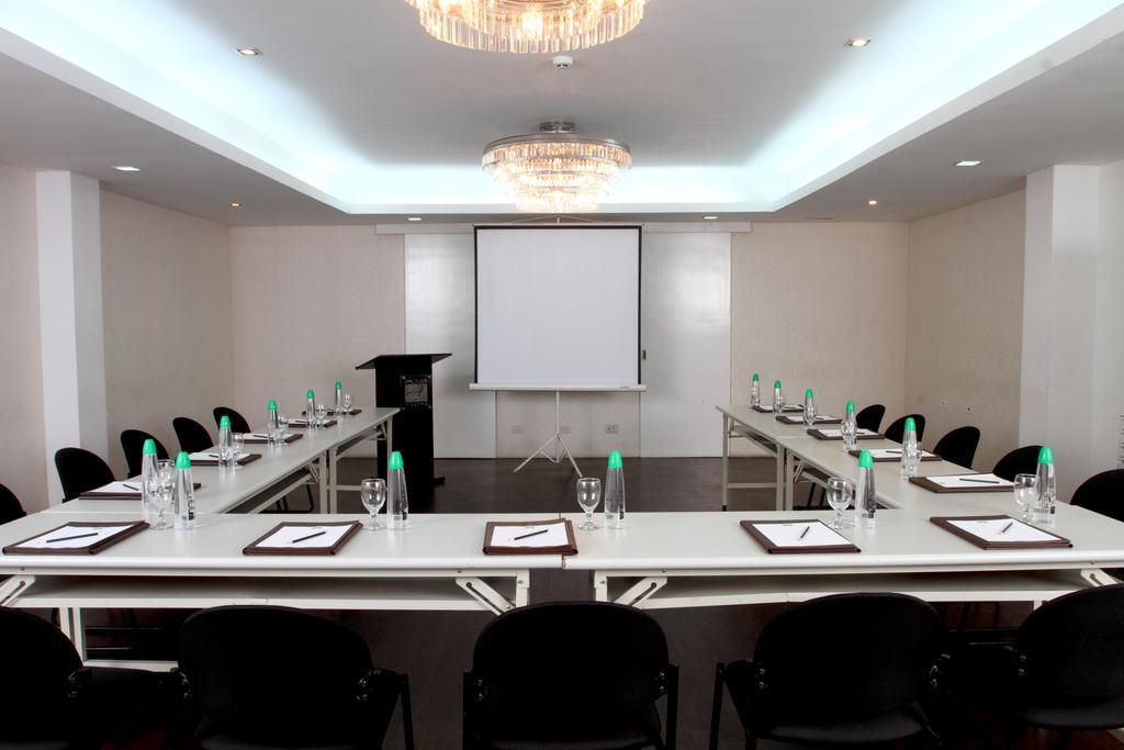 The Sulo Riviera Hotel Quezon City Extérieur photo