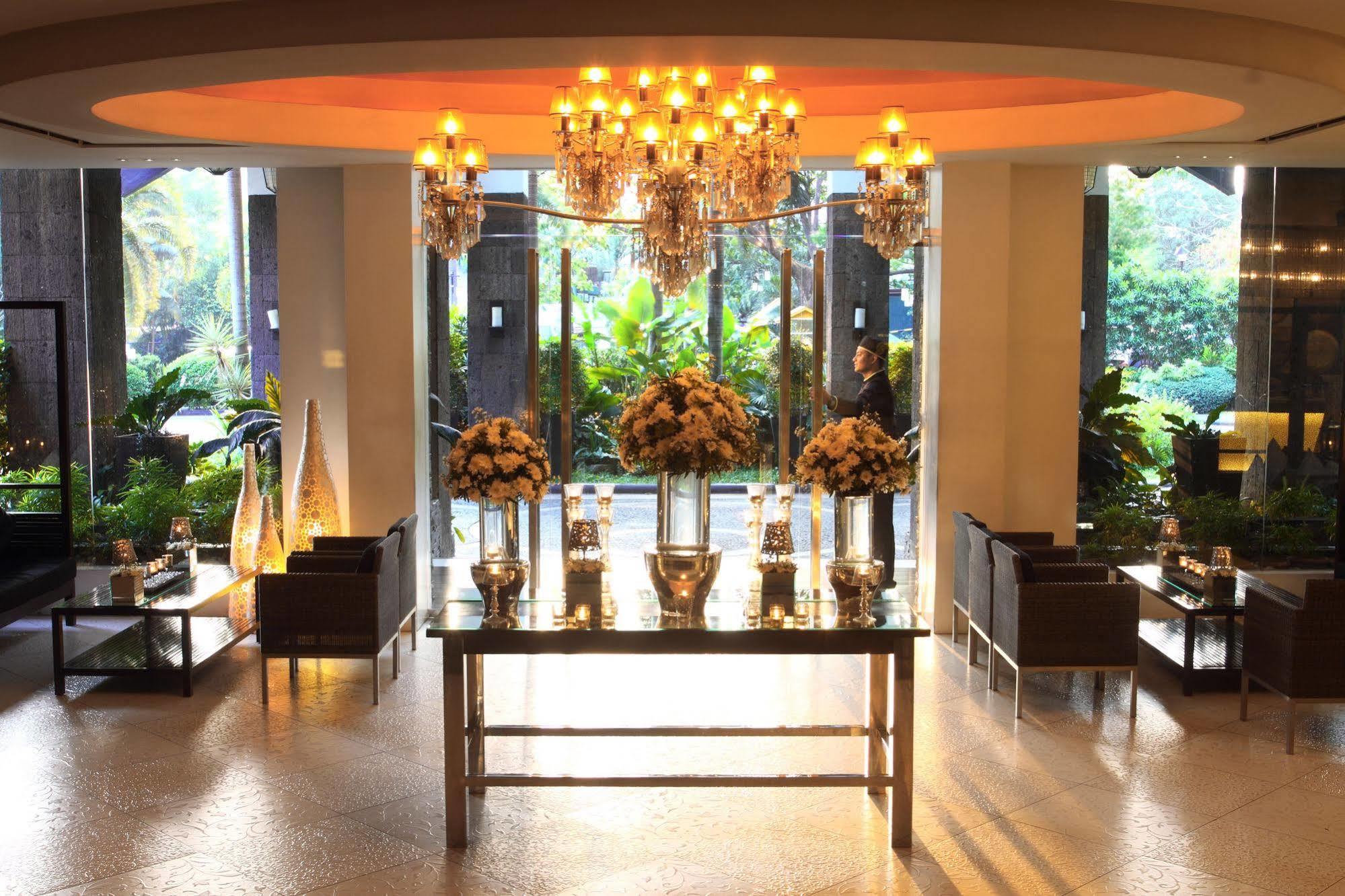 The Sulo Riviera Hotel Quezon City Extérieur photo