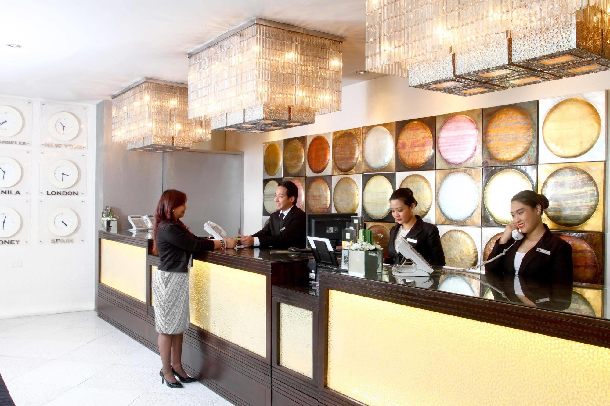 The Sulo Riviera Hotel Quezon City Extérieur photo